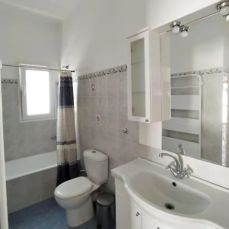 Bnb, Alexandra, 1 Min Walk To Magazia Beach Apartment